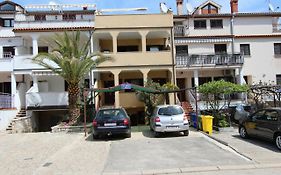 Apartments Lora